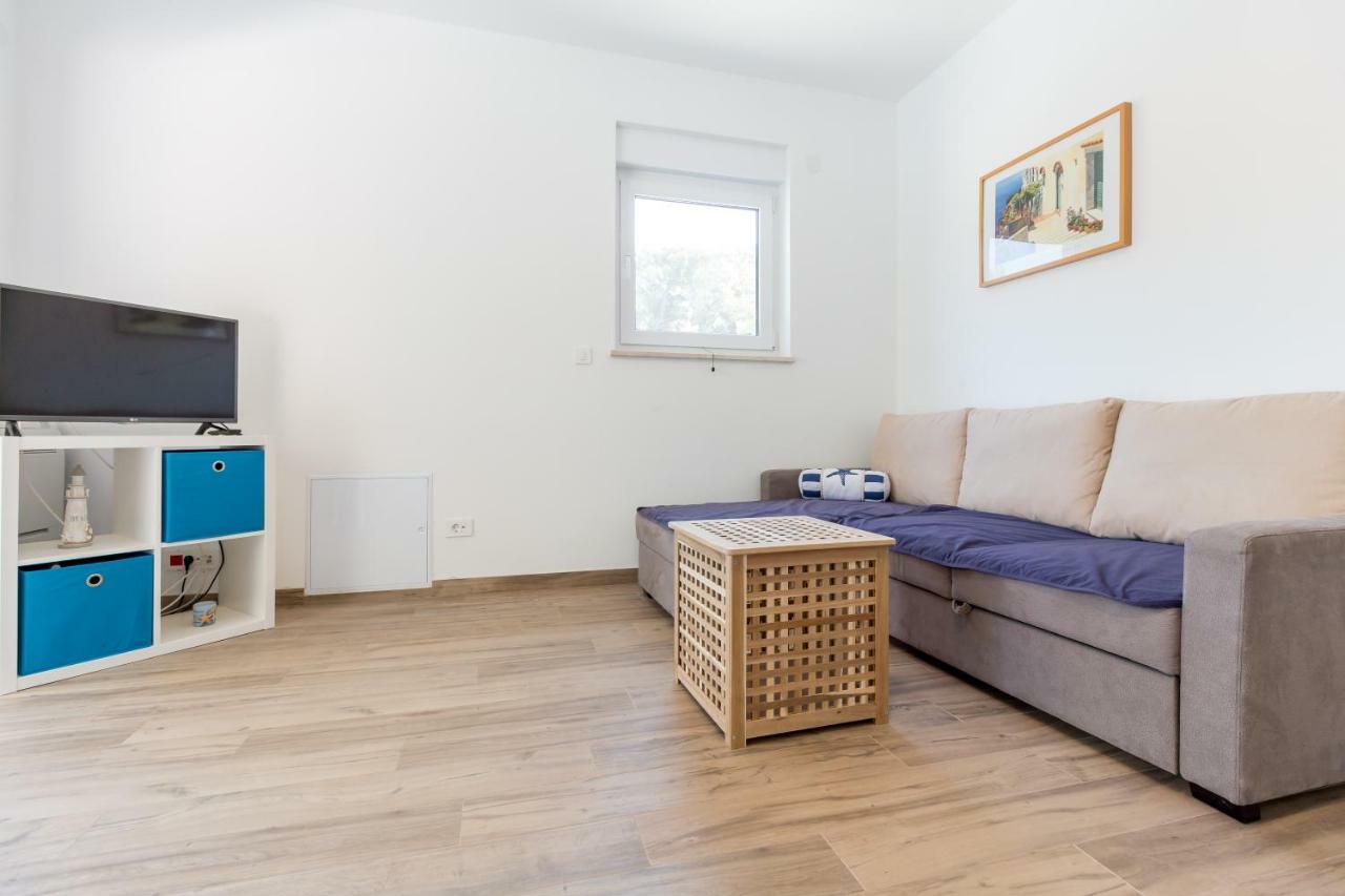 Apartments Beach House Villa Premantura Exterior photo