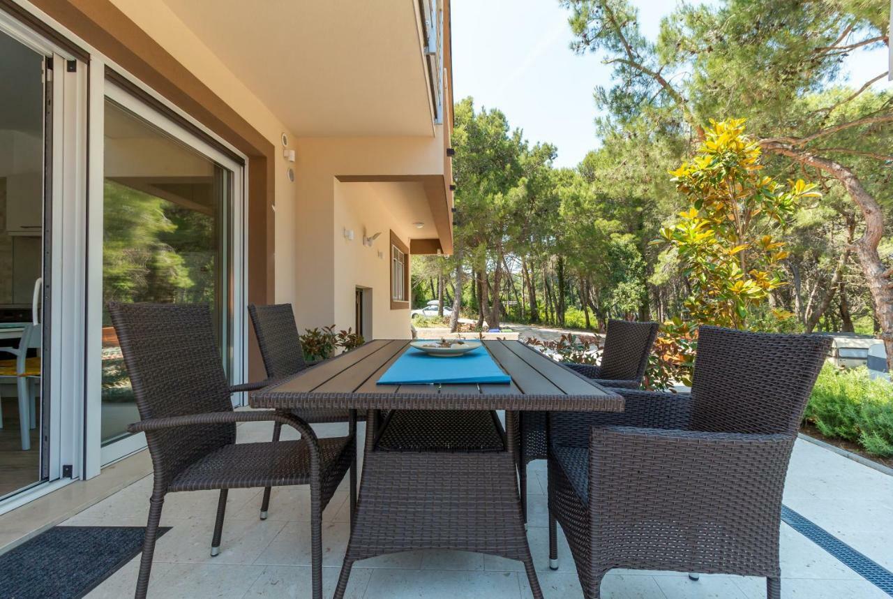 Apartments Beach House Villa Premantura Exterior photo